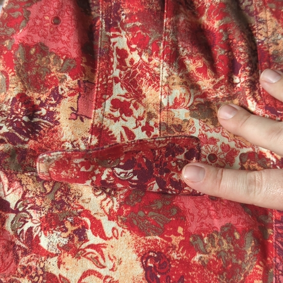 Gorgeous & Comfy Patterned Red Button Up Jacket - Picture 5 of 7